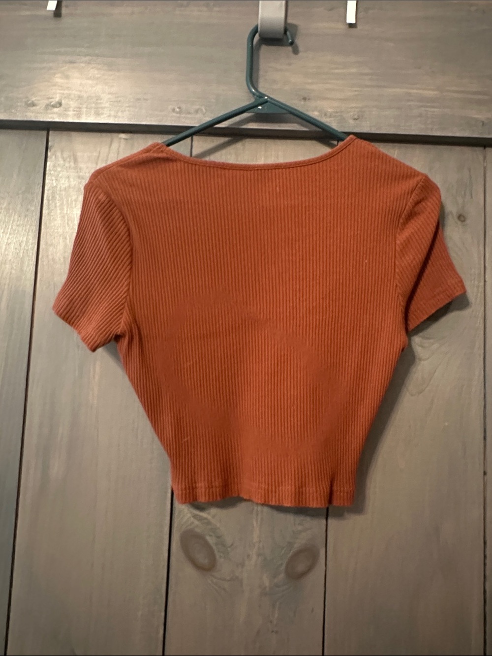 SHEIN Ribbed V-Neck Rust Crop Top - Picture 3 of 4